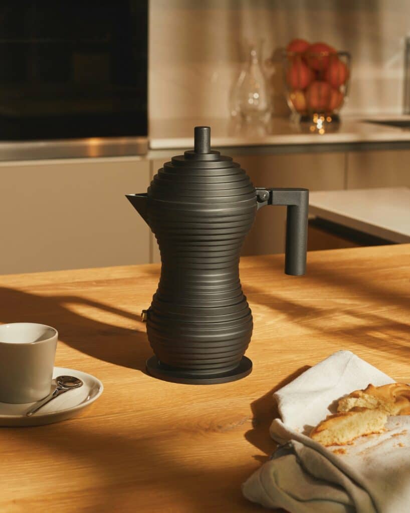 Cafetière Espresso Pulcina - Alessi Lignes Mont Saint Aignan 1