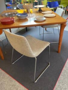 Chaise Cosmo B&B Italia | Design Italien Contemporain Vintage collector Lignes Mont Saint Aignan