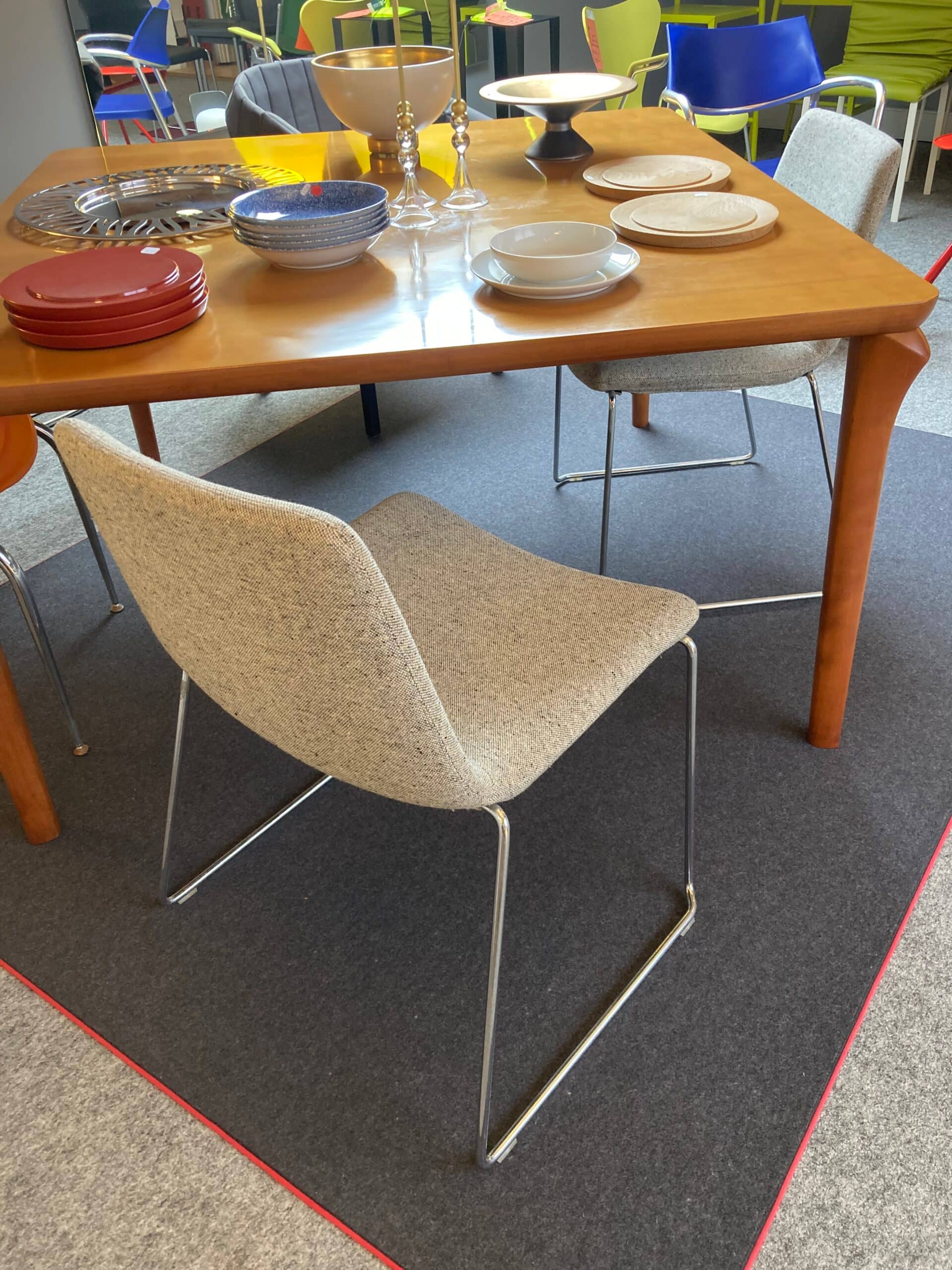 Chaise Cosmo B&B Italia | Design Italien Contemporain Vintage collector Lignes Mont Saint Aignan