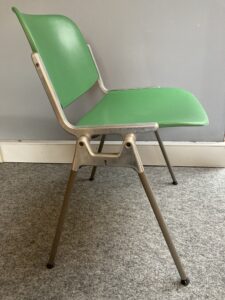 Chaise DSC 106 Giancarlo Piretti - Castelli | Design Italien 1965 Lignes Mont Saint Aignan