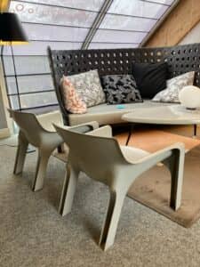 Paire de Fauteuils Vicario Vico Magistretti - Artemide | Gris Vintage 1970 Lignes Mont Saint Aignan