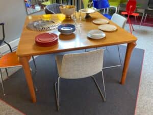 Table Carrée Teck Joseph Lusca - Cassina | Design Sculptural 1990 Lignes Mont Saint Aignan