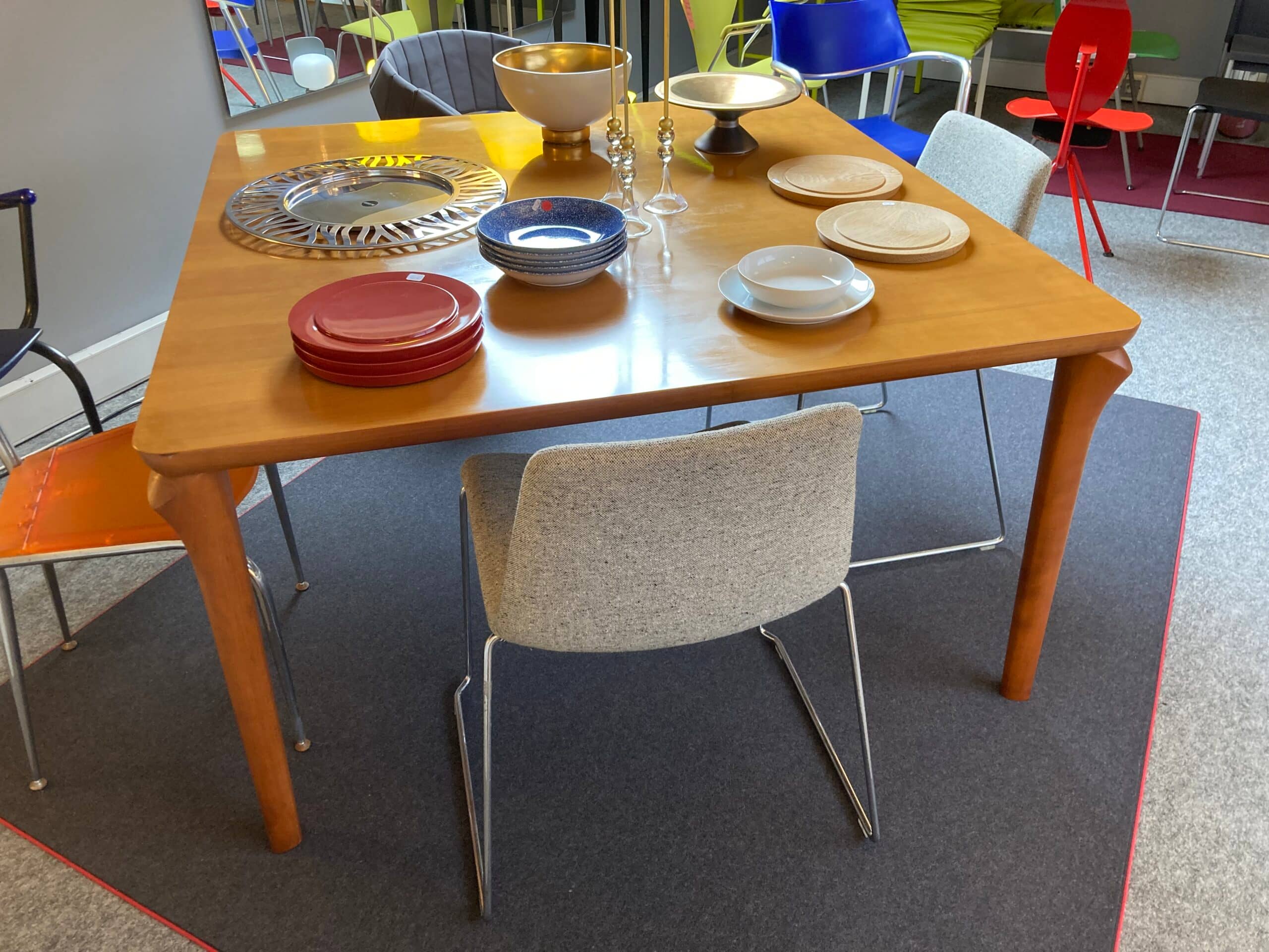 Table Carrée Teck Joseph Lusca - Cassina | Design Sculptural 1990 Lignes Mont Saint Aignan